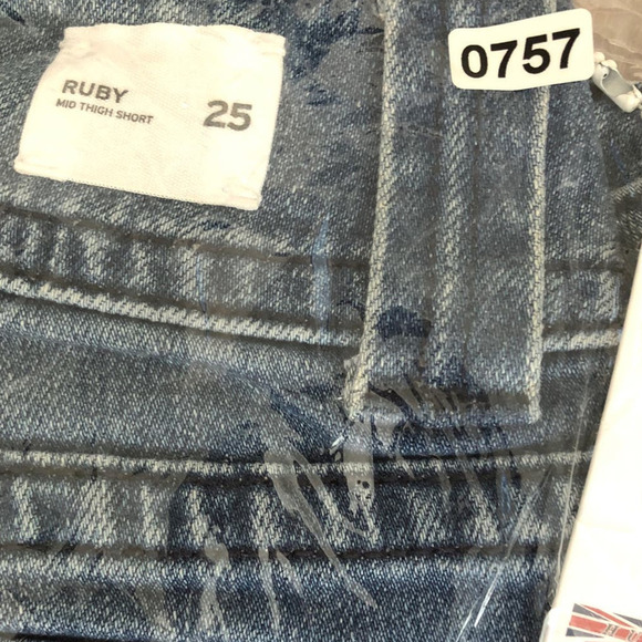 Hudson Ruby Shorts Mid Thigh Cuffed Hem Flap Pockets Denim Sanoma NWT Size 25 - Picture 7 of 7